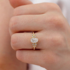 2.0 Ct Oval Vintage Diamond Starburst Ring For Her