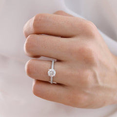 1.5 Ct Round Lab-Grown Diamond Engagement Ring in Gold – Shoulder Set Design